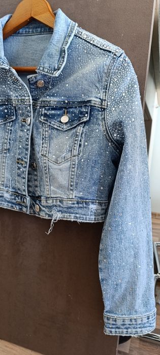 Късо дънково яке с камъни