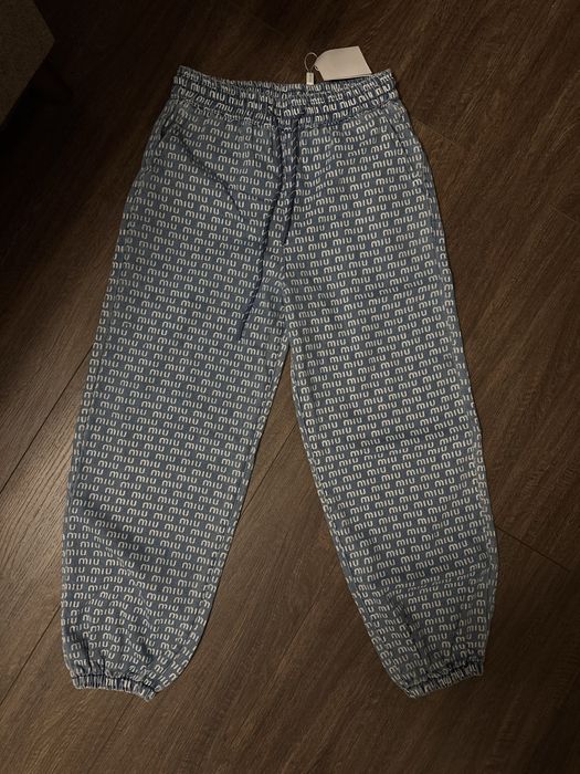 **Дънки MIU MIU**