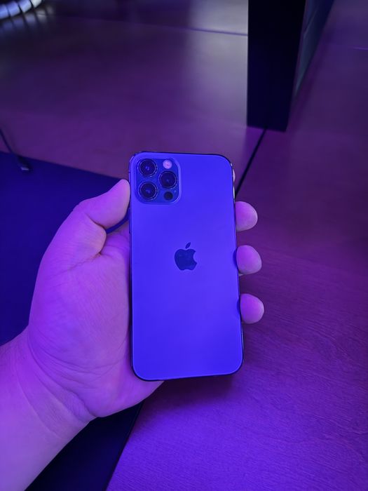 Срочно продам iPhone 12 Pro