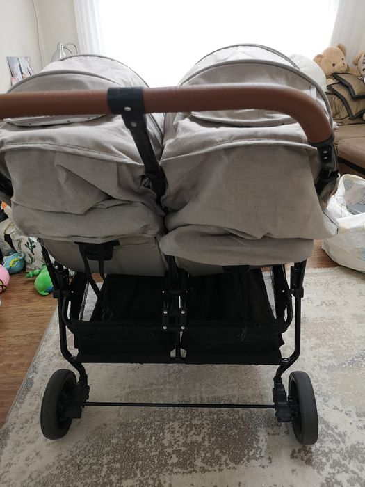 Коляска для двойни