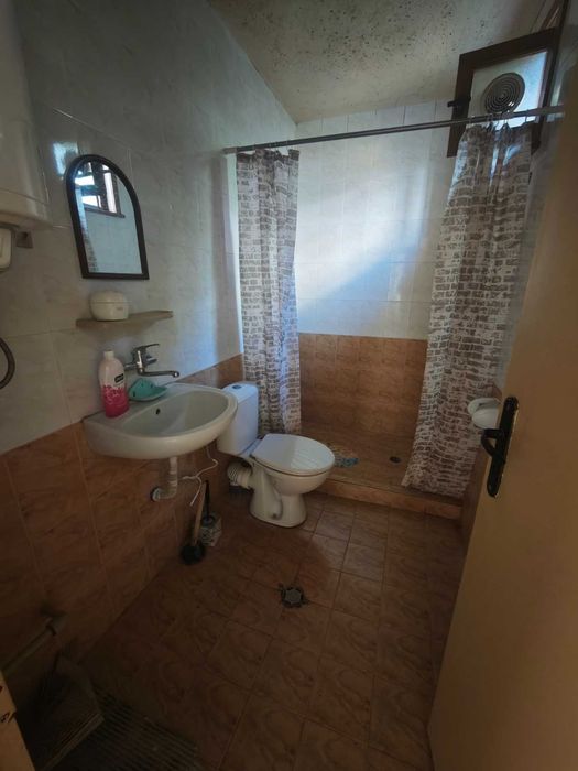 Продава се: Монолитна самостоятелна къща с двор в гр. Хасково, кв. „Македонски“