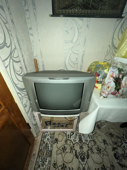 Продам телевизор простой