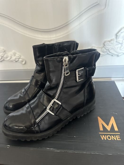 Продам ботинки черного цвета , лакированные ,размер 39 ,