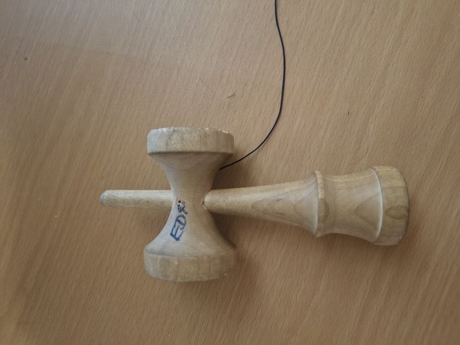 Vând kendama Israel
