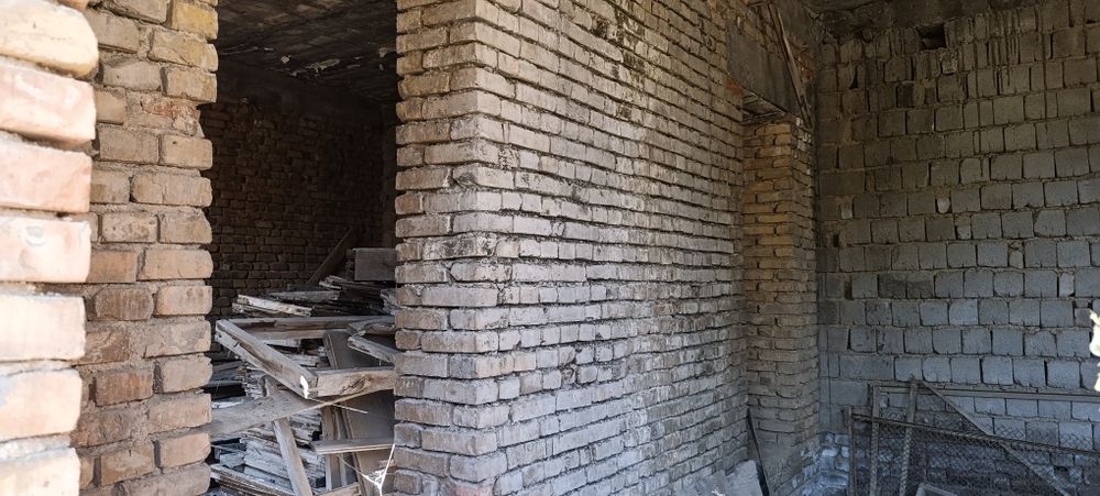 Продаётся дом: 8-соток срочно.