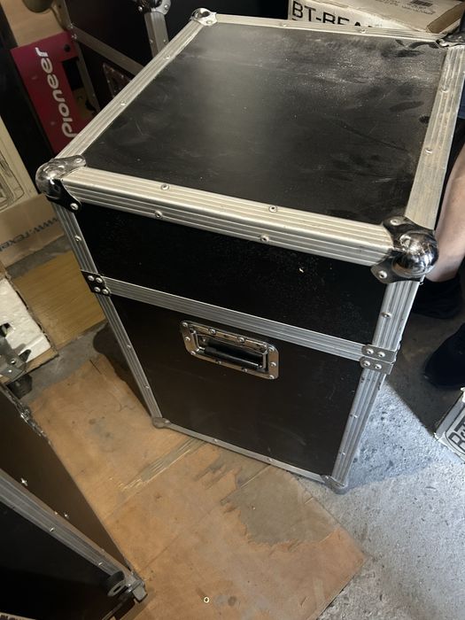 Case cutie transport moving head lumini