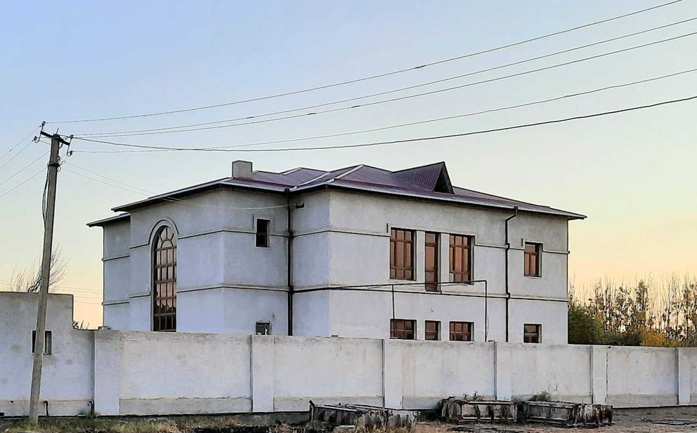 Богот тумани "Октепа" махалласида 2400 кв.м ховли жой сотилади.