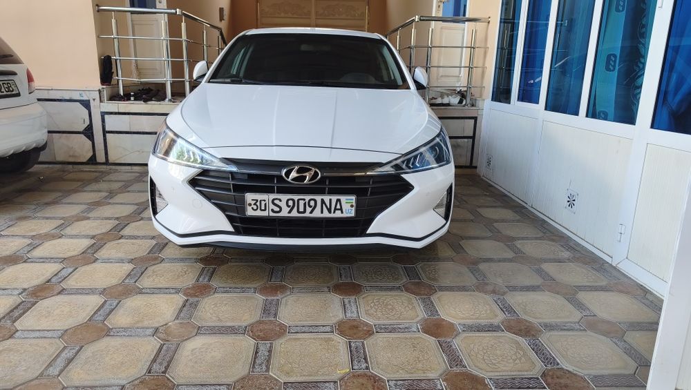 Hyundai elantra 2020