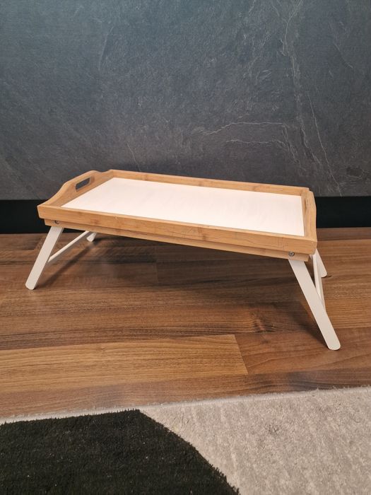 Masa pliabila pentru servit