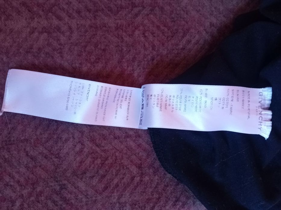 Vând tricou GIVENCHY