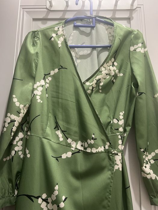 Продам Зеленое Платье на запах