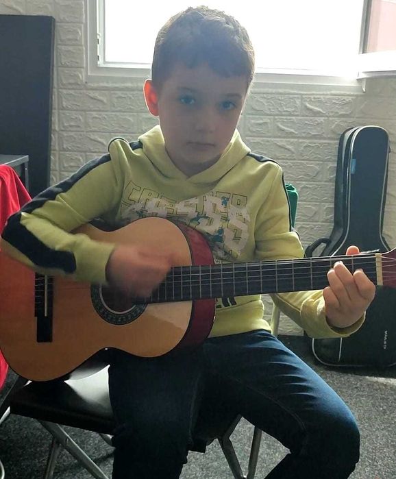 Lecții de Chitară Electrică și Acustică în Brașov