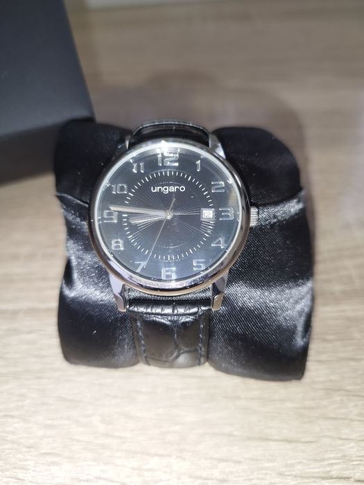 Ръчен часовник UNGARO