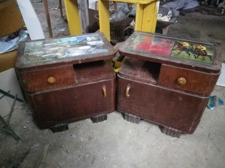 Ретро картини, мраморна ВАЗА, Нощни шкафчета