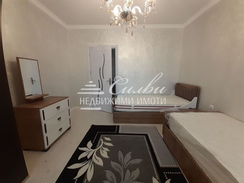 Тристаен ЮЖЕН апартамент ЛУКС - Център!