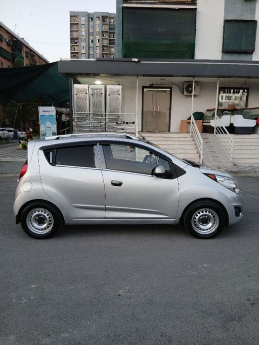 Chevrolet spark sotiladi