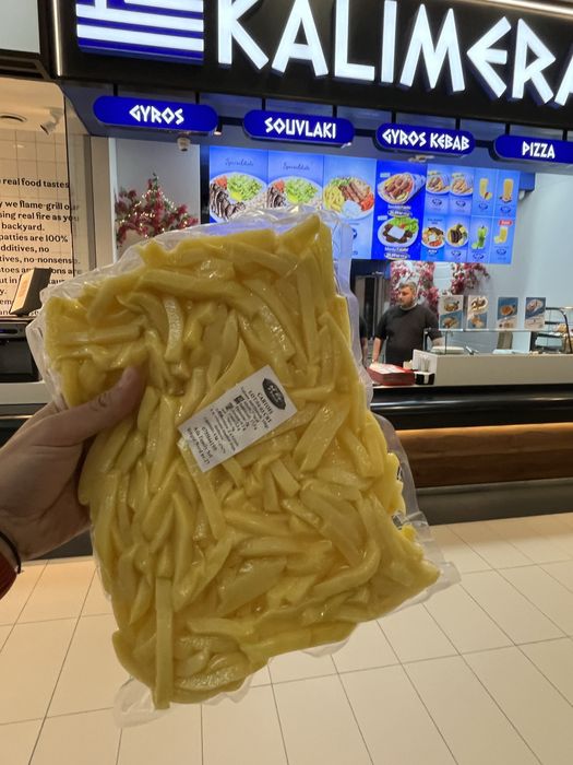 Cartofi proaspeti,curatati,vidati