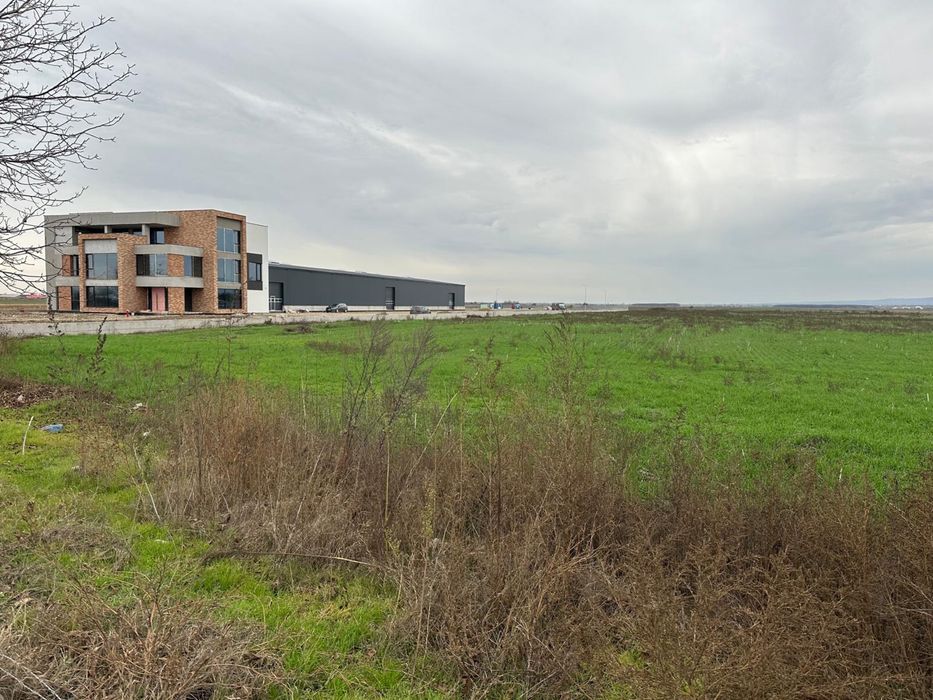 Teren de vanzare