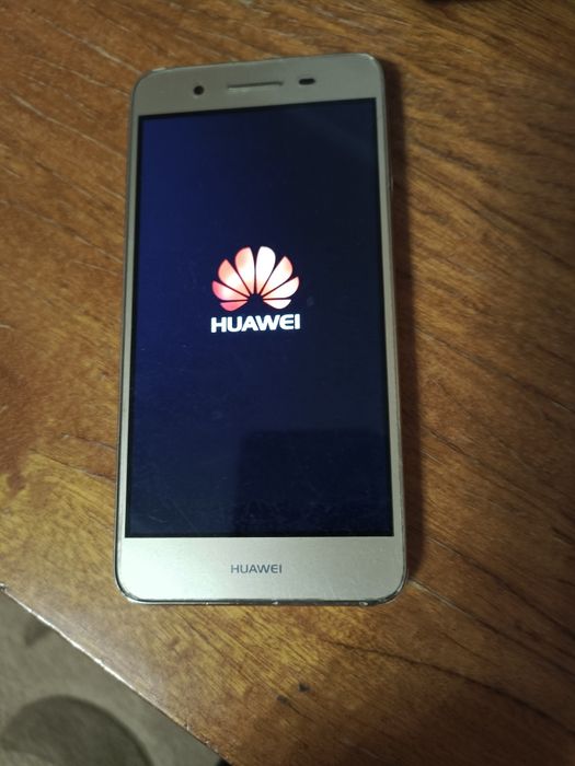 Смартфон Huawei P8