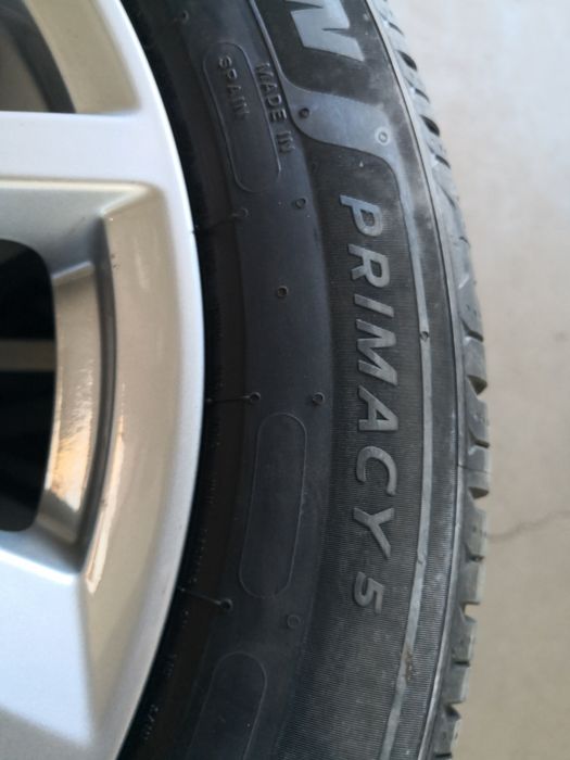 215 55 17 цола нови гуми Michelin dot 26