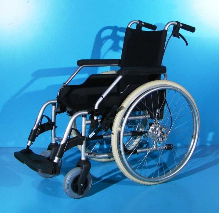 Scaun cu rotile invalizi Meyra - latime sezut 40 cm