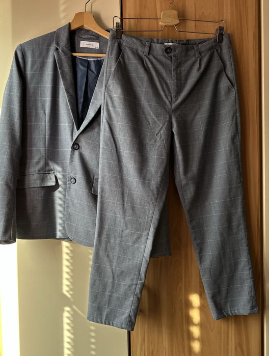 Елегантен мъжки костюм Reserved