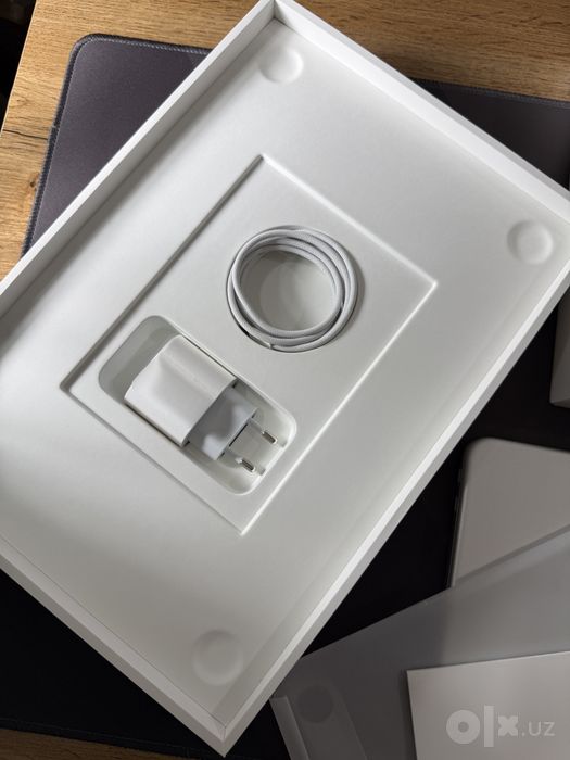 Macbook Neo Silver 8/512 Touch ID