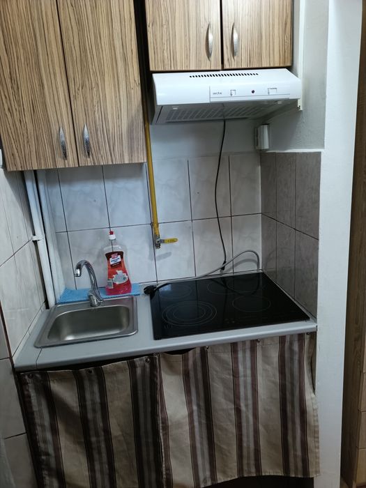 Garsoniera de închiriat