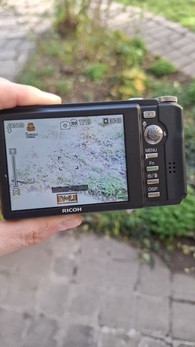 Компактен дигитален фотоапарат Ricoh R10 – 10MP, 7.1x оптичен зум, раб