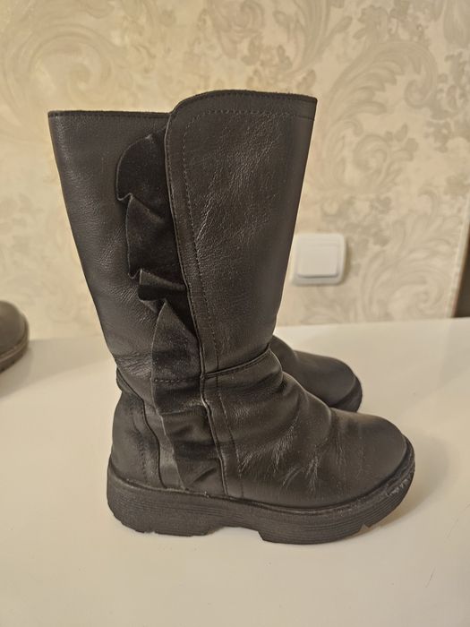 Продам детские сапоги ( 26-28 размеры)