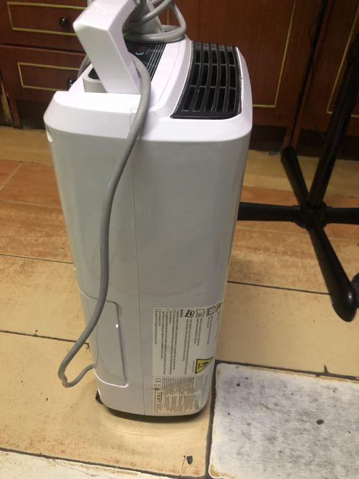 Vand dezumidificator Tesy dhf 10 cel
