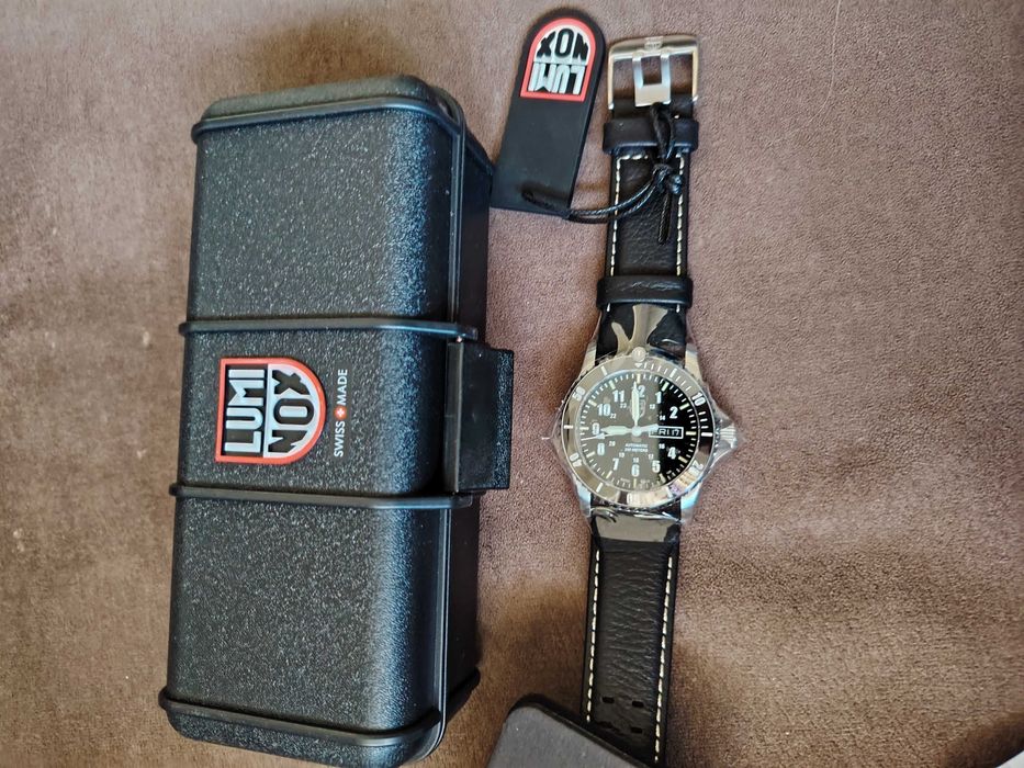 Часовник LUMINOX