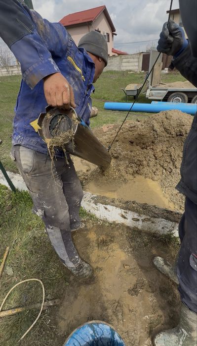 Foraje puturi apa mica adancime trepied (max 25m) teava Pvc albastra