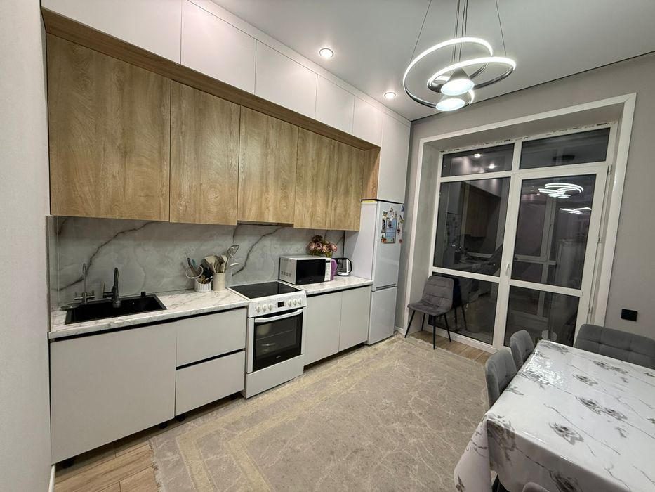 Продам квартиру Айтматова 62