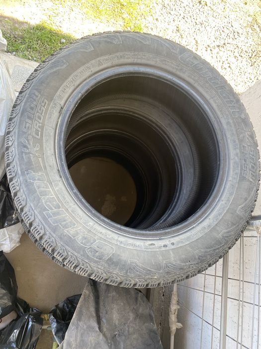 Продам зимние шипованные резины р16