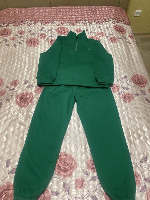 Продам спортивный костюм размер 48/50