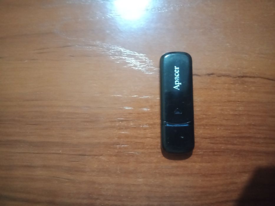 Флешка Apacer на 64гб.