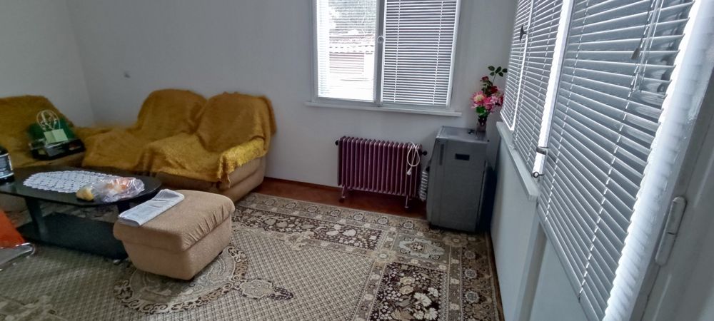 Дава се под наем Тристаен апартамент в Казанлък - 100 кв.м за 398.82 € - Снимка #1