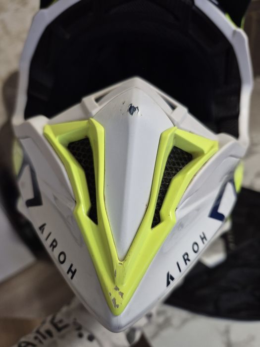 Мотокрос каска Airoh