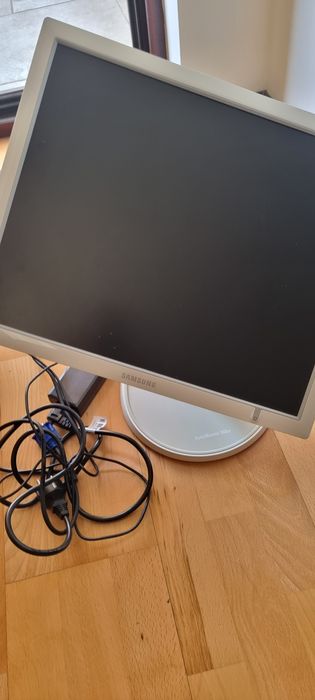 Monitor 19" Samsung Syncmaster 960 BF