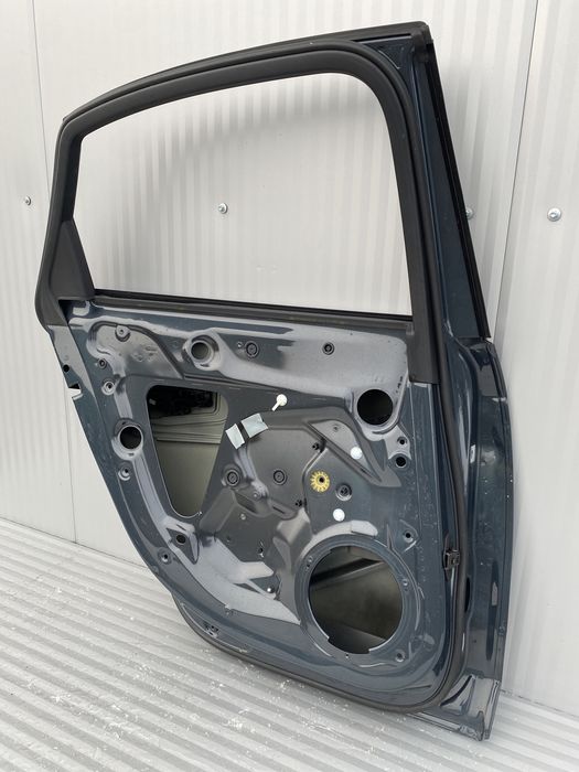 Usa st spate Audi A4 B8 Limuzina • cod de culoare LZ7H • 2008-2012