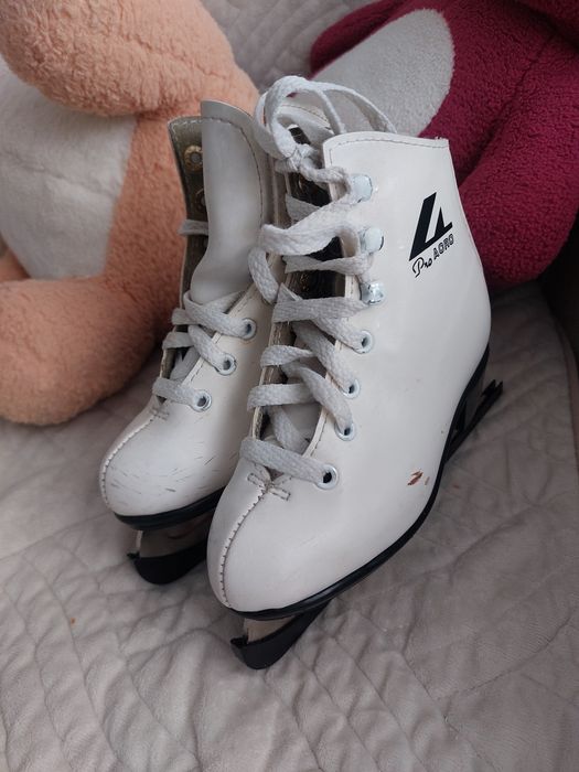 Конький фигурные 27 размер.