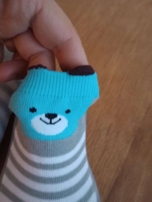 Чисто нови чорапчета с гумена подметка 24/25 - 14.5см