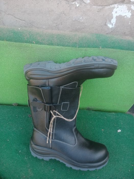 Продам керзовые сапоги.