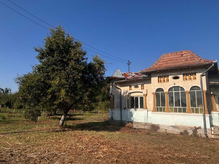 Teren intravilan + casă renovabilă de vânzare în Comuna Olanu, Sat Cioboți