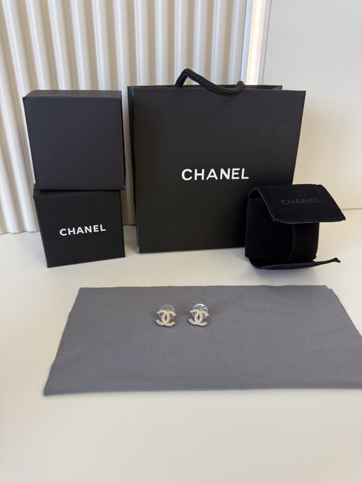 Cercei Chanel cu perle