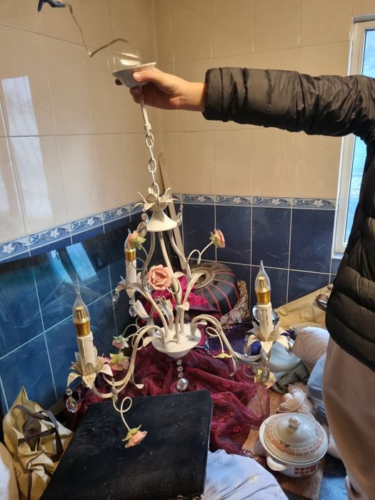 Набор люстр (4) в рабочем состоянии