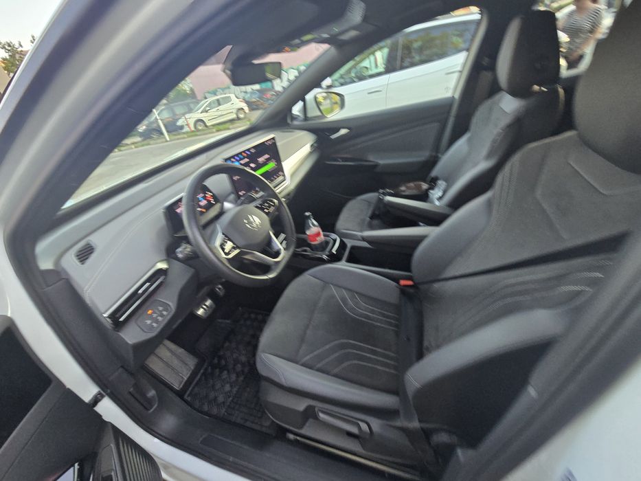 Închirieri auto Toyota HYBRID Si ELECTRICE 2024