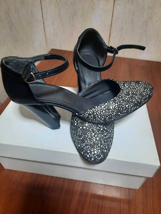 Pantofi piele eleganti nr 37 Raxela