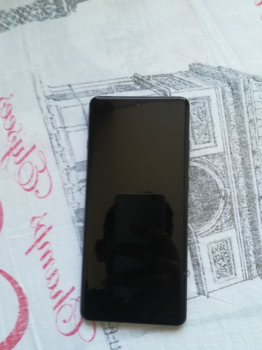 OnePlus 12 в хорошем состоянии